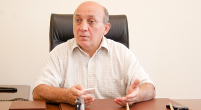 Cemil Hesenli İlham Eliyevin reqibi deyil