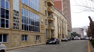 Dubaydan Azərbaycana qanunsuz bahalı telefon gətirənlər saxlanıblar