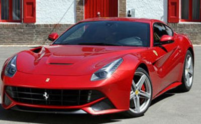 Bakıya 370 min dollarlıq Ferrari getirildi