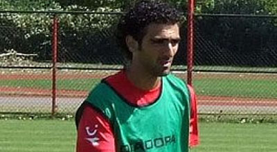 Vaqif Cavadov müqaviləyə imza atdı