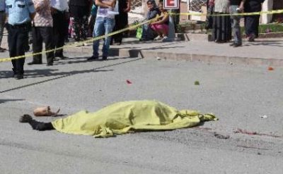 Bakıda avtobusdan yıxılan şəxs öldü