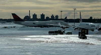 Qubada aeroport tikilir