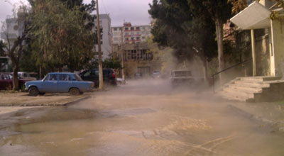 Tüstülənən Bakı küçəsi
