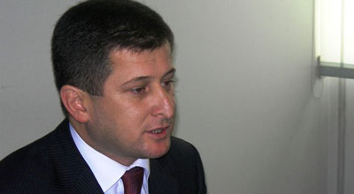 Kerem Hesenov şikayetçileri qebul edecek