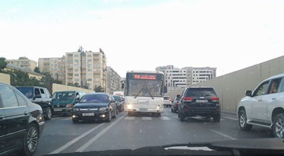 Bakıda avtobus bütün sərnişinlərin həyatını təhlükəyə atdı