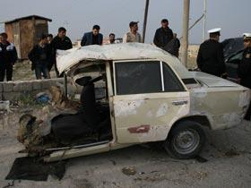 Bakıda BMW və VAZ-2106'nın toqquşub