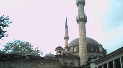 Oğrular məscidin nəzir qutusunu qarət etdilər