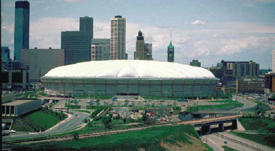 Stadionun dam örtüyü çökdü