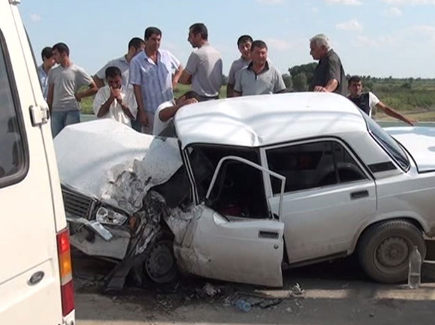 Azərbaycanda hərbçilər yol qəzasına düşüb, iki gizir ölüb