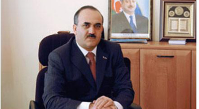 Selim Müslümov pensiyaçıların derdlerini dinleyib