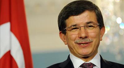 Davudoğlu əzilmə təhlükəsi keçirdi