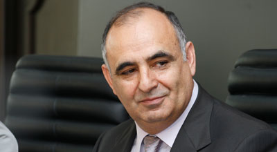 İsmayıl Ömerov Azerbaycanı terk etdi