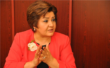 Tenzile Rüstemxanlı bacısını itirib