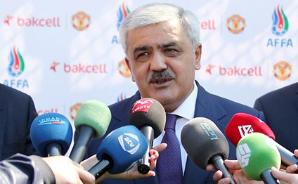Rövneq Abdullayev gemi tikintisi zavodundan danışdı