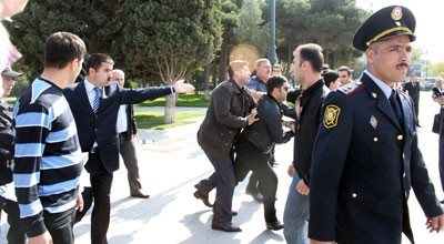Müxalifət aksiya keçirməyə cəhd edib