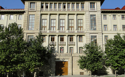 Büdcə zərfi prezidentə təqdim edildi