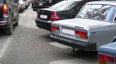 Bir nəfər paytaxtda 5 maşın qaçırdı